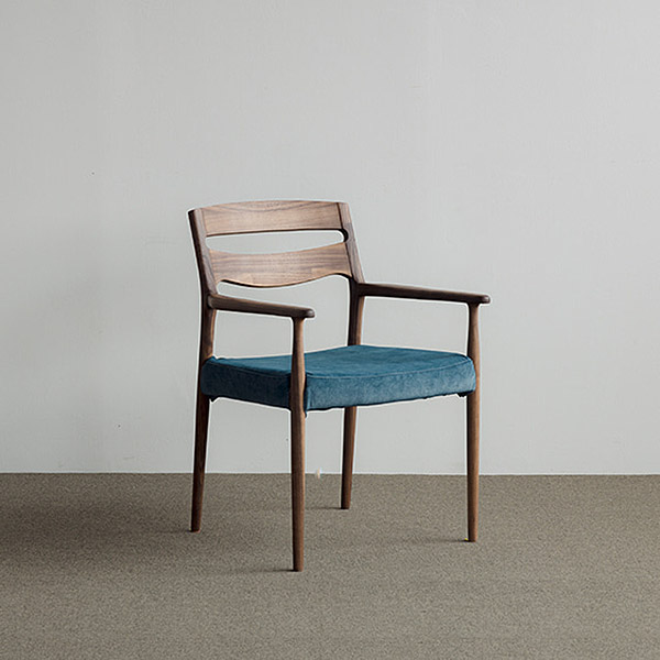 (페스타세일) 우드올렌스 마이스터월넛 모리 의자 (암체어)