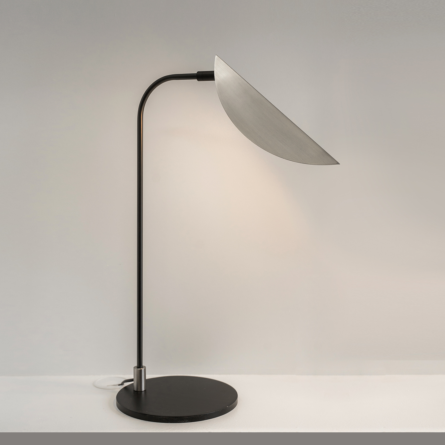 (리빙패밀리세일) [단독최저] 베르몬드 리프 테이블램프 니켈 LEAF Table Lamp - nikel (전구포함)  [-6/27]