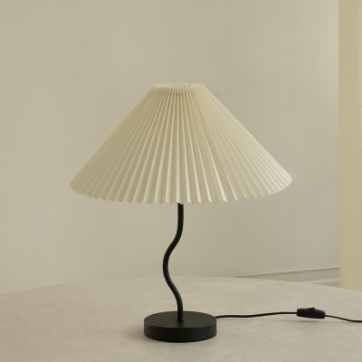 에프에프컬렉티브 테이블램프 Pleated Stand Lamp Black M