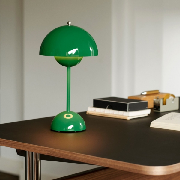 (8월특가) 앤트레디션 플라워팟 VP9 무선 포터블 램프 Flowerpot VP9 Portable Lamp Signal Green