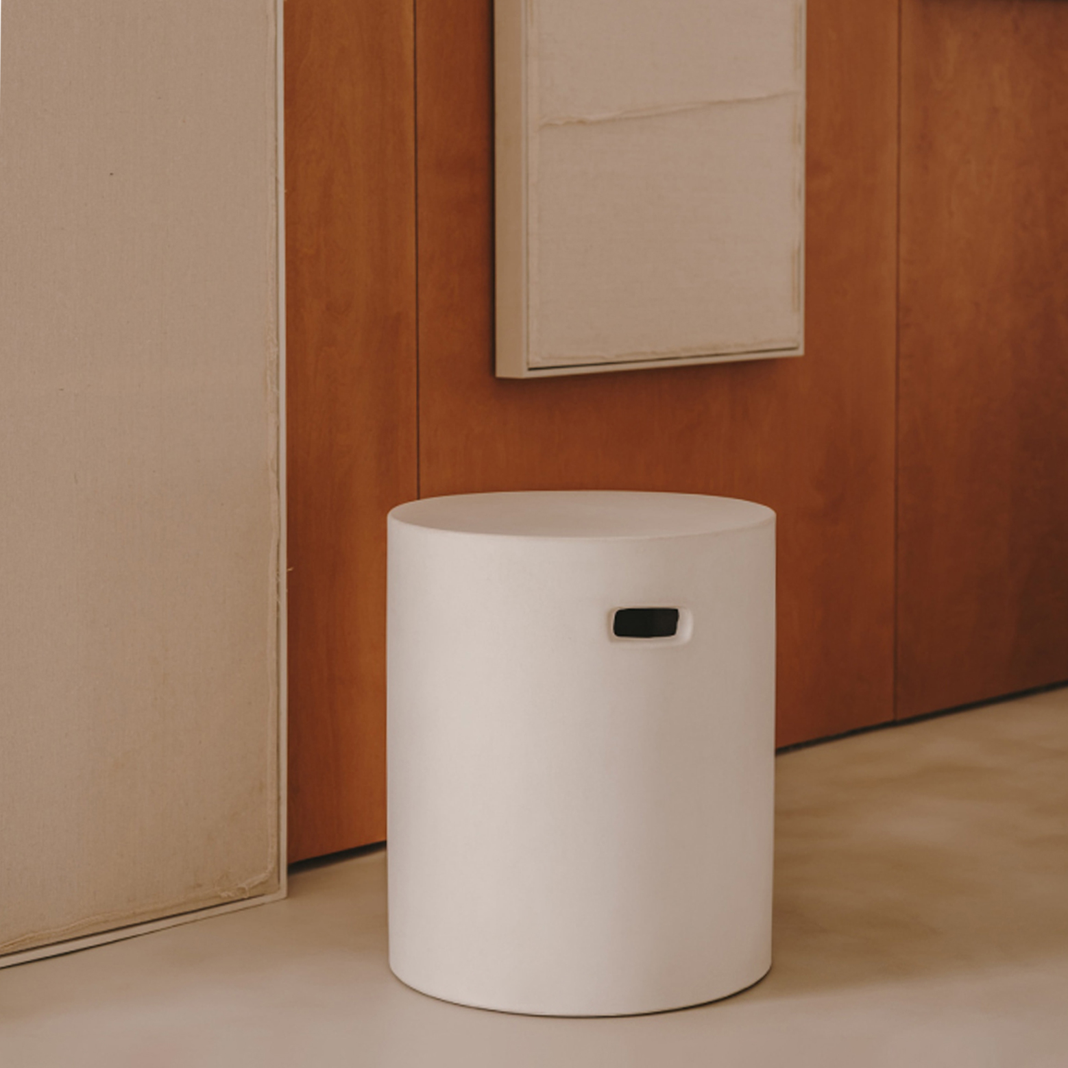 (12월특가) [단독쿠폰] 케이브홈 구아블라 화이트 시멘트 라운드 스툴/사이드테이블 (-12/31)