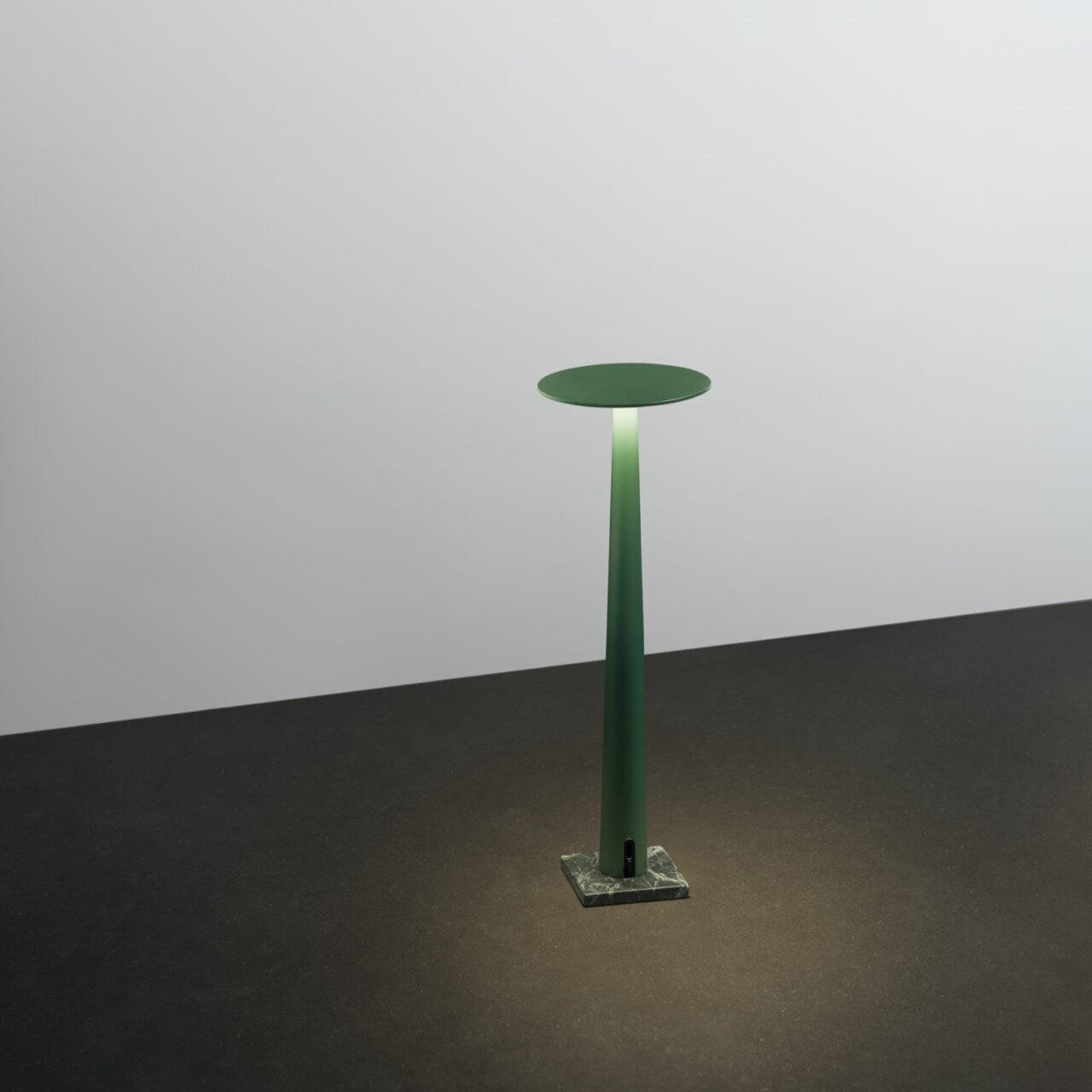 (리빙위크_트리플) 네모 포르토피노 무선 테이블램프 Nemo Portofino Portable Table Lamp (관부가세 포함)