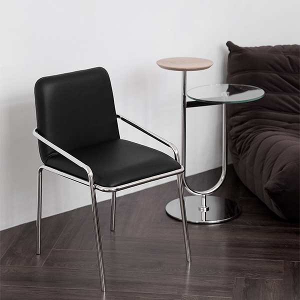 피콕서울 폴 체어 - 블랙/화이트