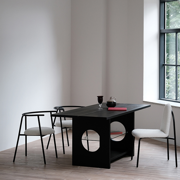 피콕서울 솔리드 원목 테이블 - 블랙/오크