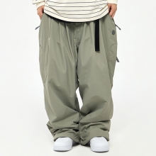 2425 USS2 Vent Three-Tuck Pants [Loose-Fit] - Vetiver (어스투 벤트 쓰리턱 루즈 핏 스키복 팬츠)
