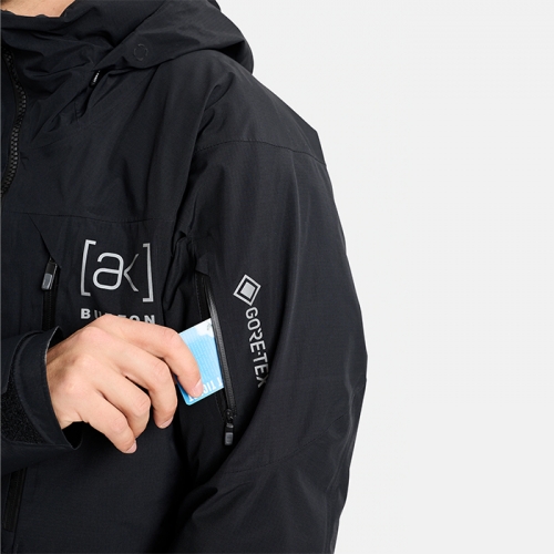 2526 버튼 AK 스노우보드 패딩 자켓 LZ 고어텍스 2L 다운 - 트루 블랙 (100061BA04) 2526 버튼 AK 스노우보드 패딩 자켓 LZ 고어텍스 2L 다운 - 트루 블랙 (100061BA04)