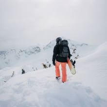 2526 버튼 AK 스노우보드 패딩 자켓 LZ 고어텍스 2L 다운 - 트루 블랙 (100061BA04)