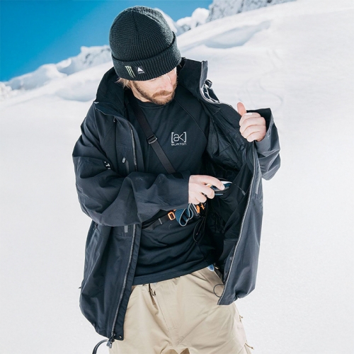 2526 버튼 AK 스노우보드 자켓 스워시 고어텍스 2L - 트루 블랙 (100011BA04)