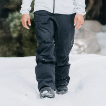 2526 버튼 AK 스노우보드 팬츠 스워시 고어텍스 2L 숏 - 트루 블랙 (100221BA04)