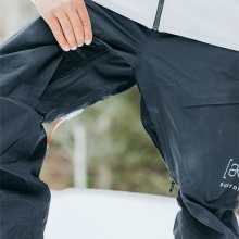 2526 버튼 AK 스노우보드 팬츠 스워시 고어텍스 2L 숏 - 트루 블랙 (100221BA04)