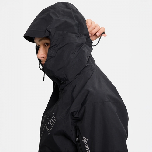 2526 버튼 AK 스노우보드 자켓 싸이클릭 고어텍스 2L - 트루 블랙 (100021BA04) 2526 버튼 AK 스노우보드 자켓 싸이클릭 고어텍스 2L - 트루 블랙 (100021BA04)
