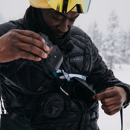 2526 버튼 AK 스노우보드 패딩 자켓 베이커 울트라라이트 다운 - 트루 블랙 (2206612A04) 2526 버튼 AK 스노우보드 패딩 자켓 베이커 울트라라이트 다운 - 트루 블랙 (2206612A04)