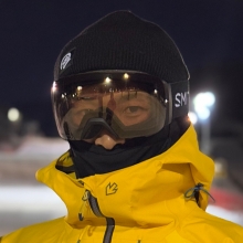 2526 스미스 보드 스키 고글 아이오 맥 XL 블랙 - 크로마팝 프로 변색 골드 미러 + 보너스 : 크로마팝 스톰 블루 센서 미러 (I/O MAG XL-1728