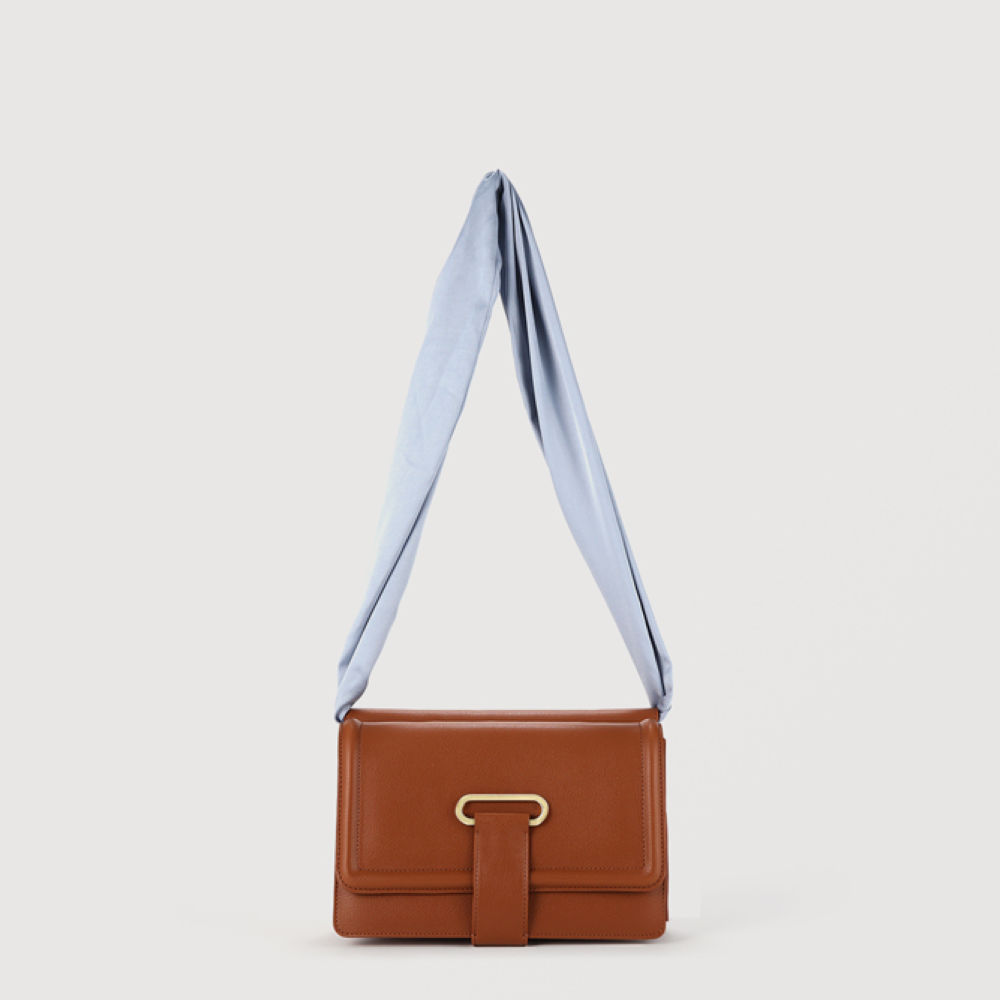 [코드그린] Scarf Strap Nest Bag (Camel)