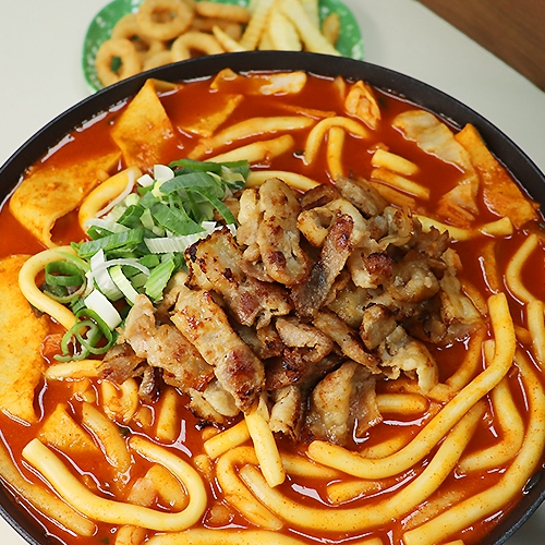 바싹 구운 대패삼겹 떡볶이 (2인분)