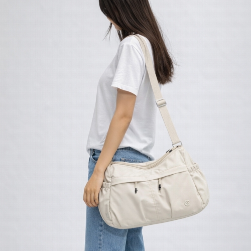 피오니 브리즈 크로스백 여성 대용량 여행용 메신저백