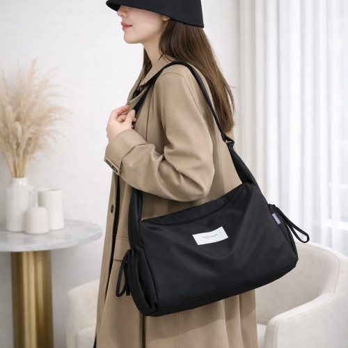 모아르 플로우 크로스백 여성 여행용 가방 메신저백