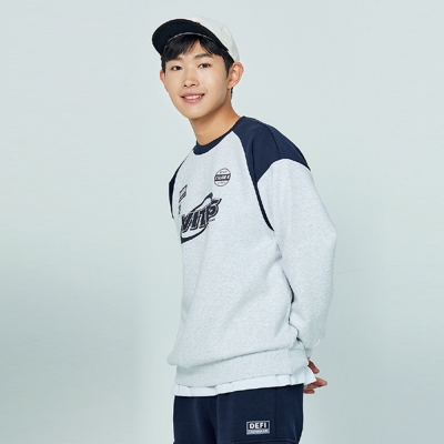 [소이] 남자 겨울이월 블록코어에어쿠션맨투맨티(24W0734)