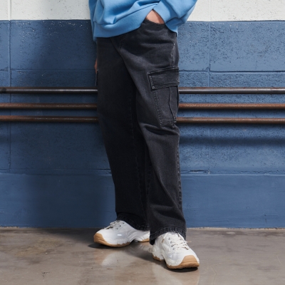 [에꼴리에] 남자 겨울이월 카고 와이드 블랙워싱진(24D5205)