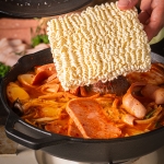 송가네 송탄부대찌개 800g + 사리1 (무료배송)