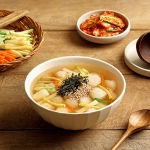 [리타방앗간] 생감자 80％ 쫄깃 담백한 감자옹심이1kg+육수대장 5봉 증정 (무료배송)