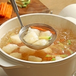 [리타방앗간] 생감자 80％ 쫄깃 담백한 감자옹심이1kg+육수대장 5봉 증정 (무료배송)