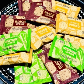 오곡,크림치즈,초코 품은 쿠키 12g x 32개 랜덤발송 (무료배송)