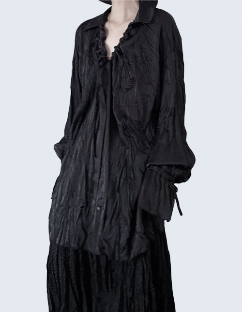 trumpet sleeve pleated shirt