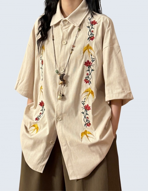 Floral embroidered pleated short-sleeved shirt