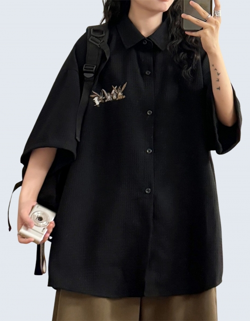 Rabbit embroidery short-sleeved shirt