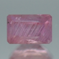 러블리한 핑크색상의 희귀한 페조타이트 0.38ct
