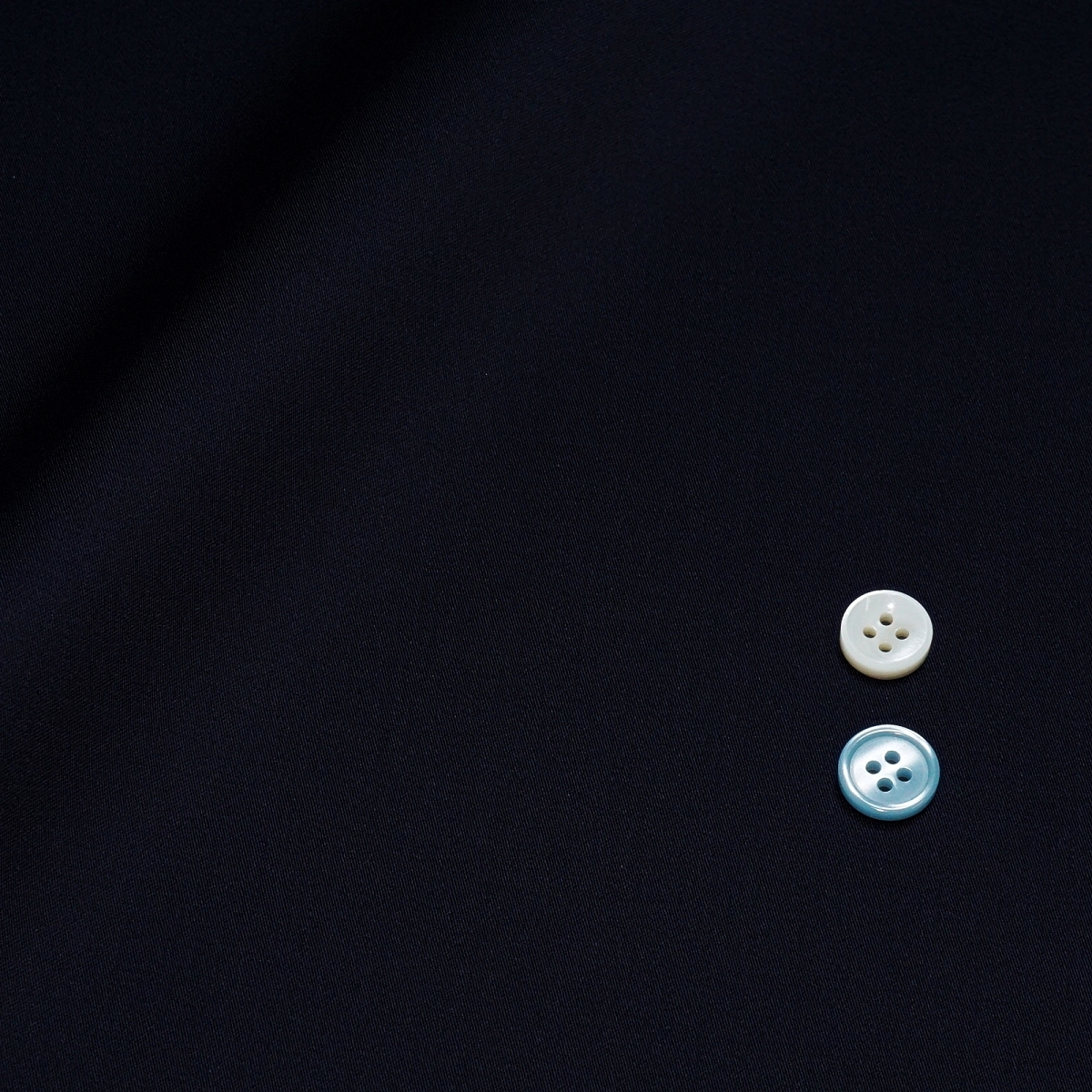 24S-353 (선염 네이비) 원단 샘플