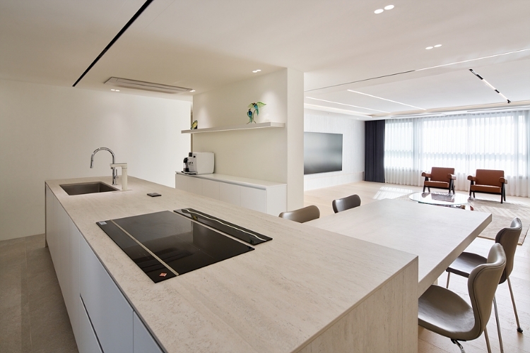 ELYSIAN 10 TRAVERTINO PEARLY