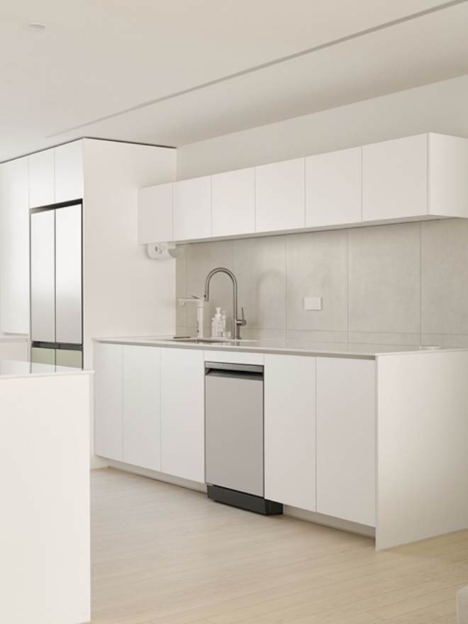 EMOTION WHITE