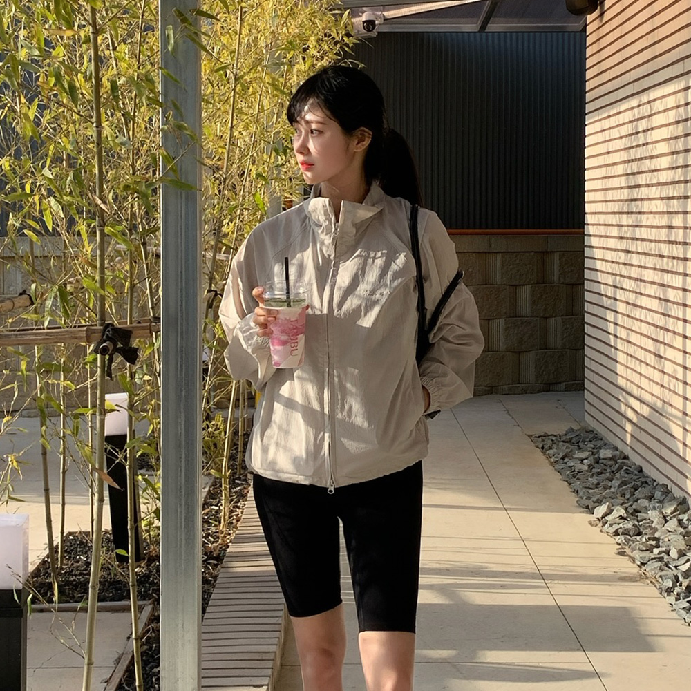 루트 여성 스탠드넥 바람막이 Light Beige