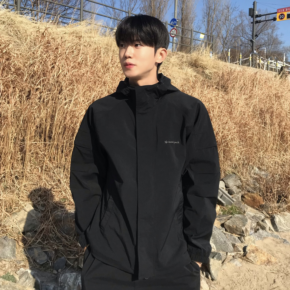 루트 소매 포켓 바람막이 Black