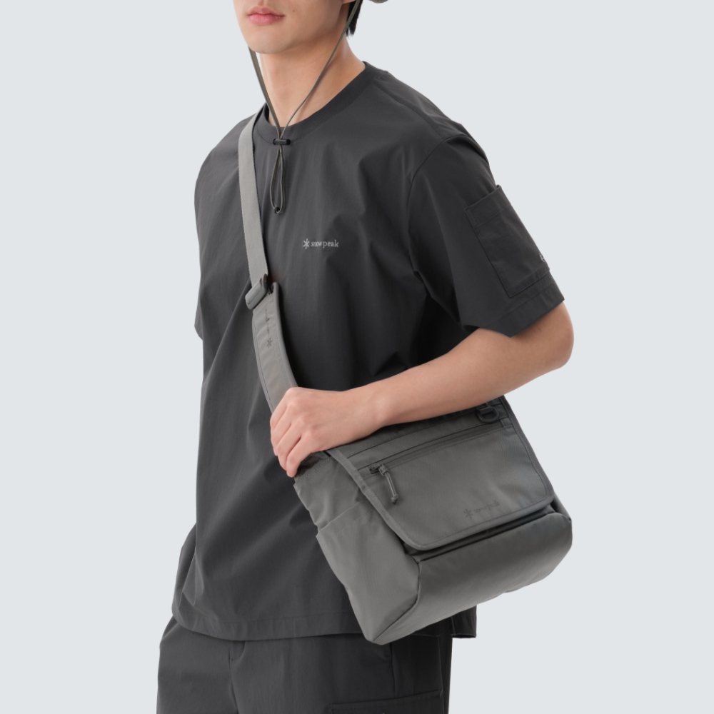 윈젤 크로스 메신저백 Dark Khaki