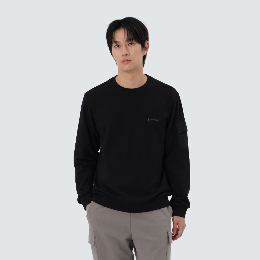 랜드 포켓 맨투맨 Black