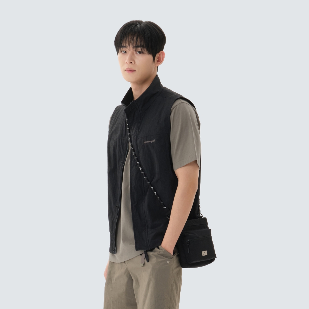 타슬란 스탠드넥 베스트 Black