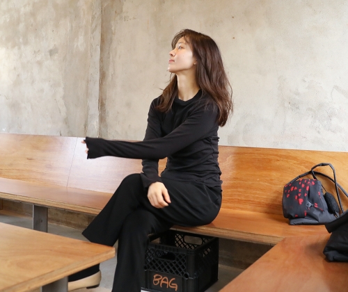 J 골지 긴팔티블랙