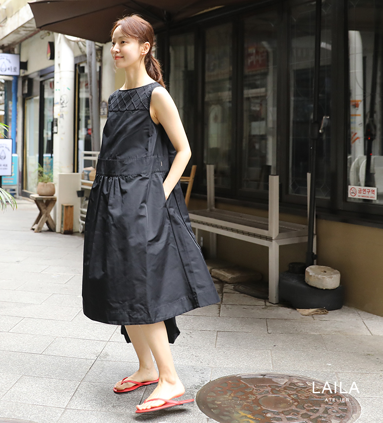 라무르 핀턱 민소매 드레스