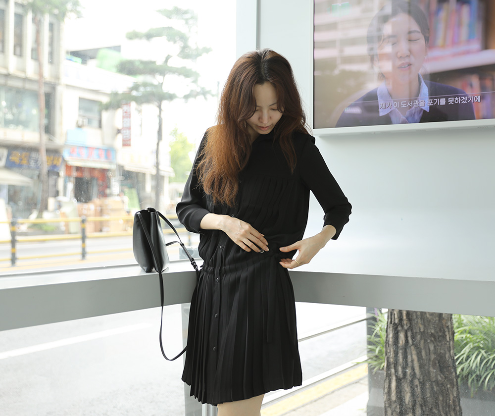 플리츠 블랙 리틀 드레스