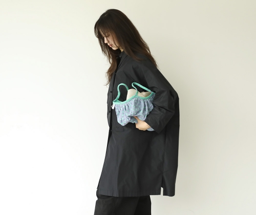 마카리아 메모리 코트