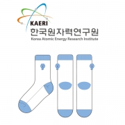 한국원자력연구원_KAERI의 남, 녀 공용 자수 수면양말 제작사례