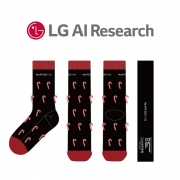 LG AI연구원_LG AI Research의 남, 녀 공용 패션 장목양말 제작사례