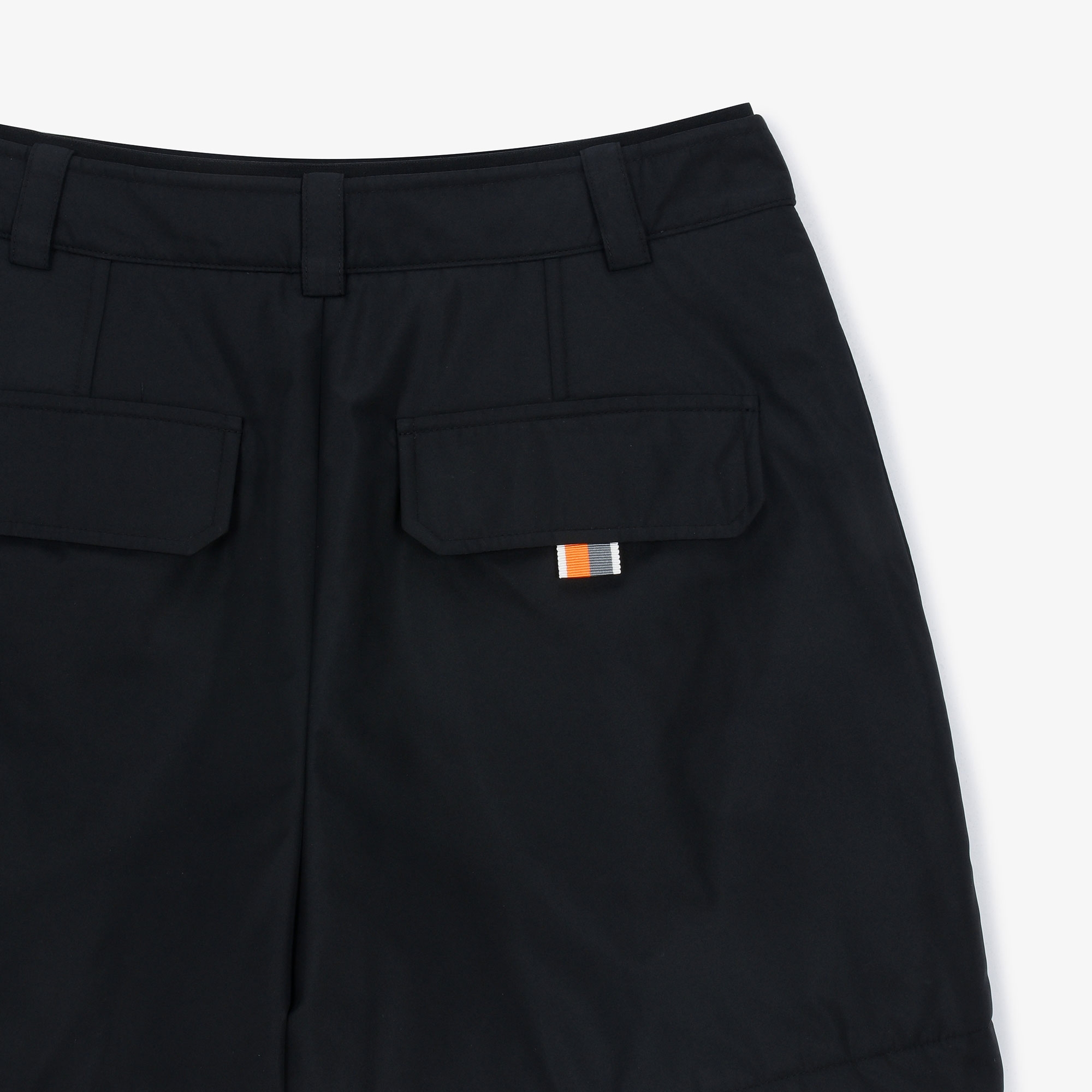 여성 빅 포켓 패딩 숏 팬츠_블랙