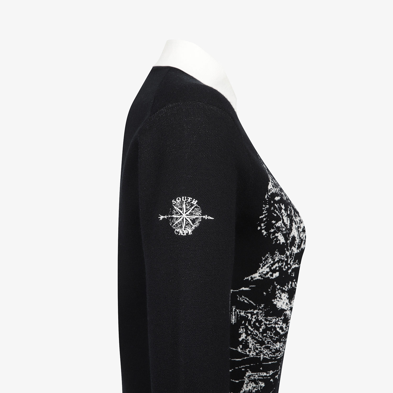 여성 사우스크로스 남해 헤리티지 드로잉 배색 카라 니트_블랙