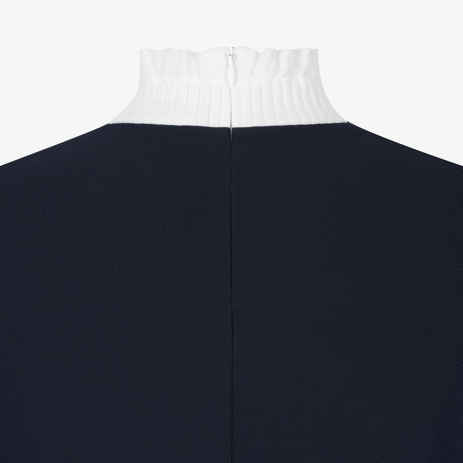 여성 사우스크로스 프릴 모크넥 백 슬릿 티셔츠_네이비