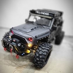 루비콘 제작 커스텀 의뢰 메탈릭 실버 무광 : TRX4 + 루비콘 레진 바디 + 이글아이 + LED + 범퍼