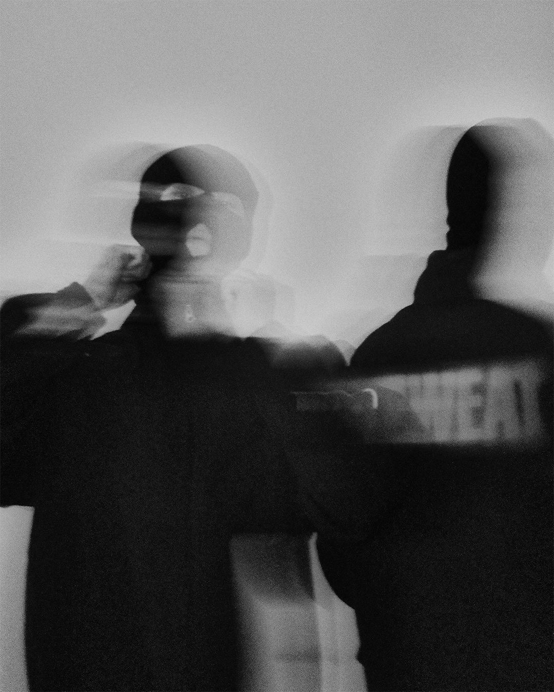 포즈넘버에잇(POSENUMBEREIGHT) 23 가을/겨울 컬렉션 | PUBLIC ENEMY
